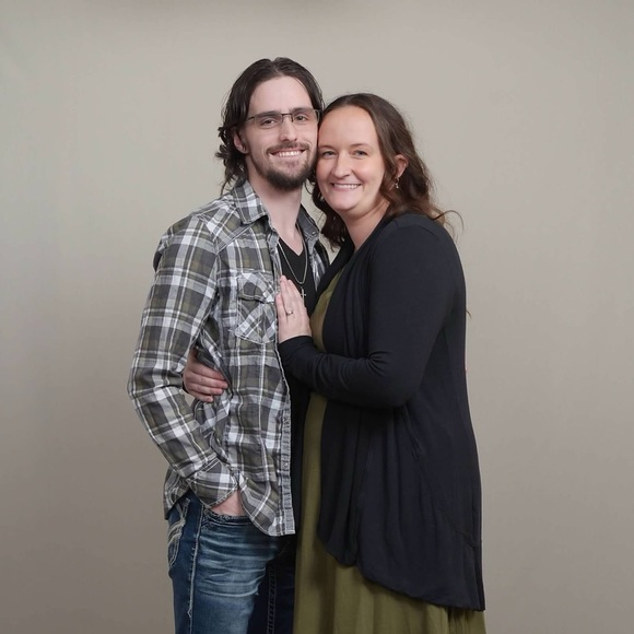 Meet your Posher, Courtney - Picture 2 of 2